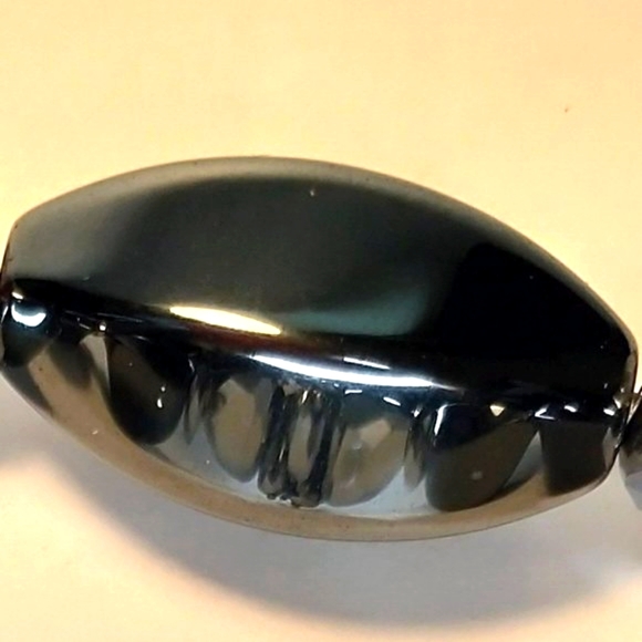 Handmade Hematite Oval Barrel Stretch Bracelet with Gray Facet Beads - Picture 6 of 6